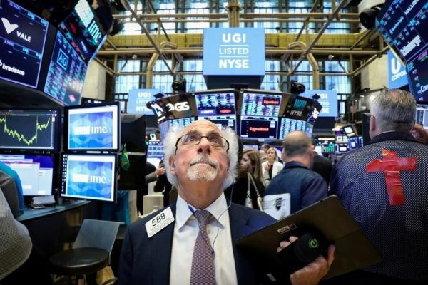 Derrumbe de Meta en Wall Street contagia al IPSA que cierra a la baja