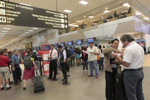 Industria aeroportuaria insta al gobierno peruano eliminar restricciones