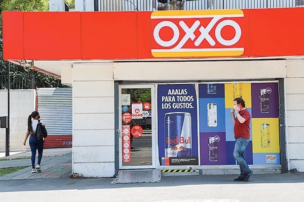 <p>Mexicana Femsa prevé sumar 10 mil nuevas tiendas Oxxo durante la próxima década</p>