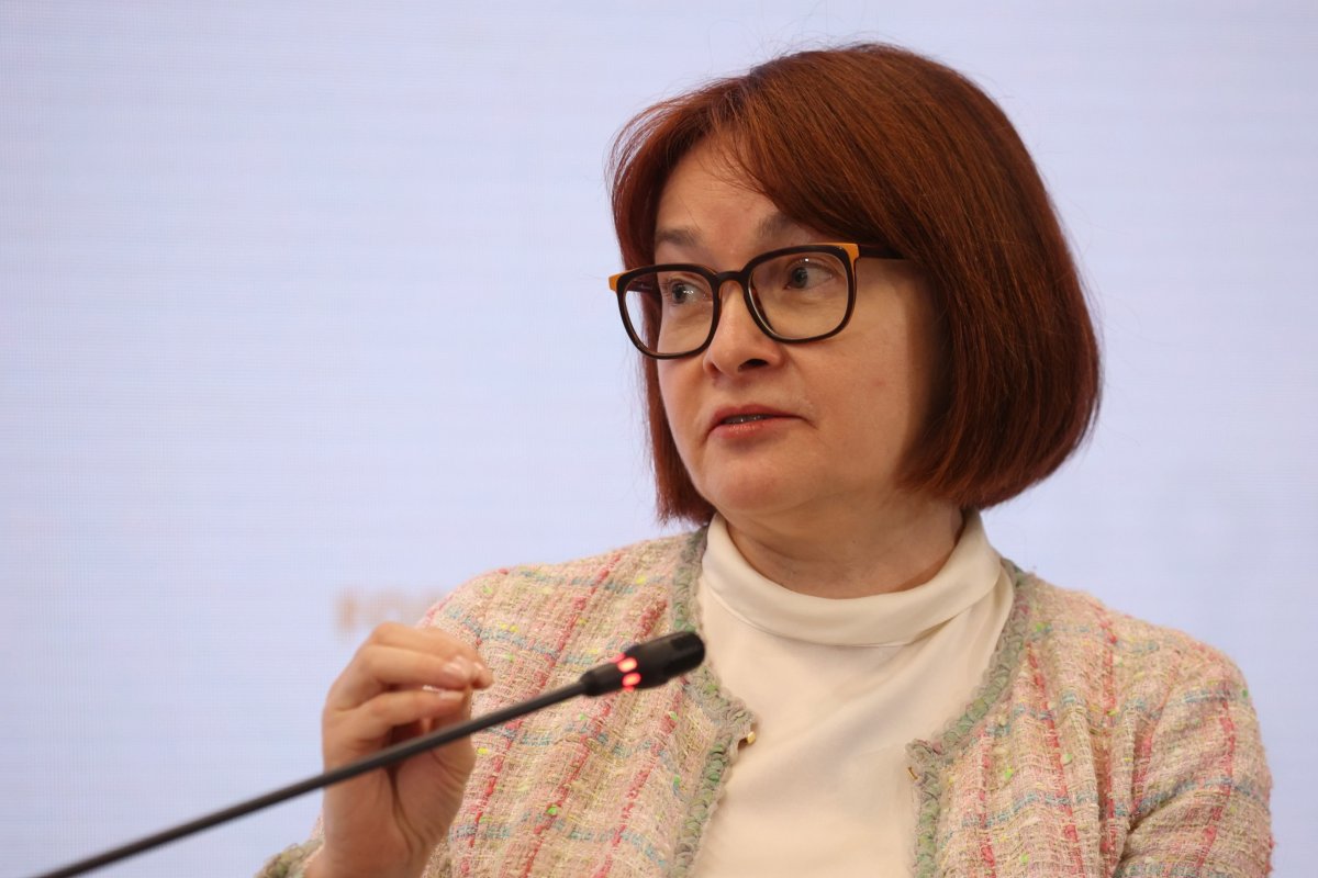 <p>Presidenta del banco central de Rusia quería renunciar tras sanciones internacionales, pero Putin dijo "no"</p>