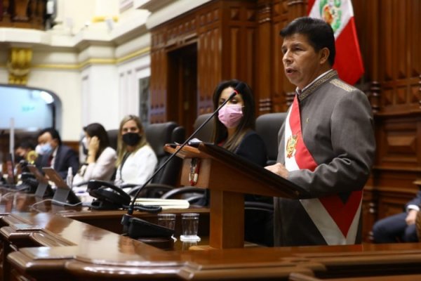 Congreso peruano rechaza moción de vacancia contra presidente Pedro Castillo