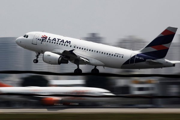 Aterrizaje de emergencia de avión de Latam en Medellín deja 60 vuelos afectados por demoras