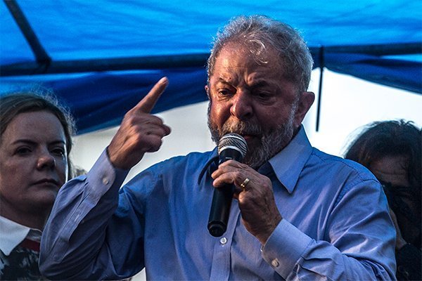 FT: Asesor del partido de Lula en Brasil dice que se requieren reformas de normas fiscales para aumentar gasto