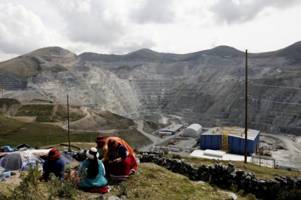 Comunidades en la mina Las Bambas de Perú piden levantar estado de emergencia para dialogar