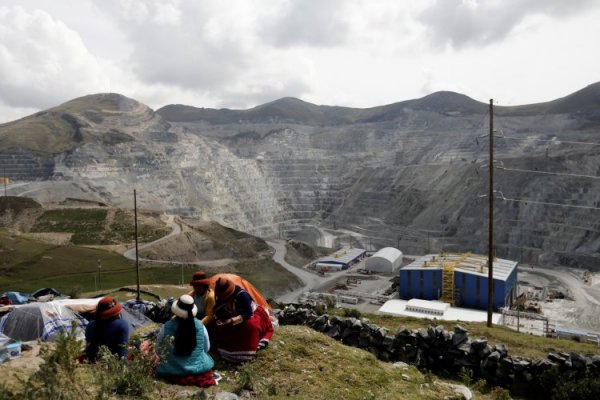 Las Bambas: 150 miembros de la comunidad aún se encuentran en propiedad de mina evitando acceso de camiones