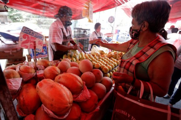 México: ciudadanos verán efectos del plan contra la inflación en una semana y estiman significará un gasto de 1,4% del PIB