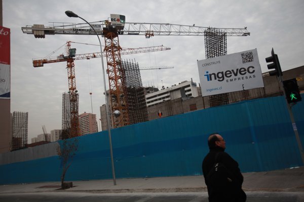 <p>Segmento de Ingeniería y Construcción de Ingevec reporta 50% menos de utilidades que en 2021 por alza de costos de materiales</p>