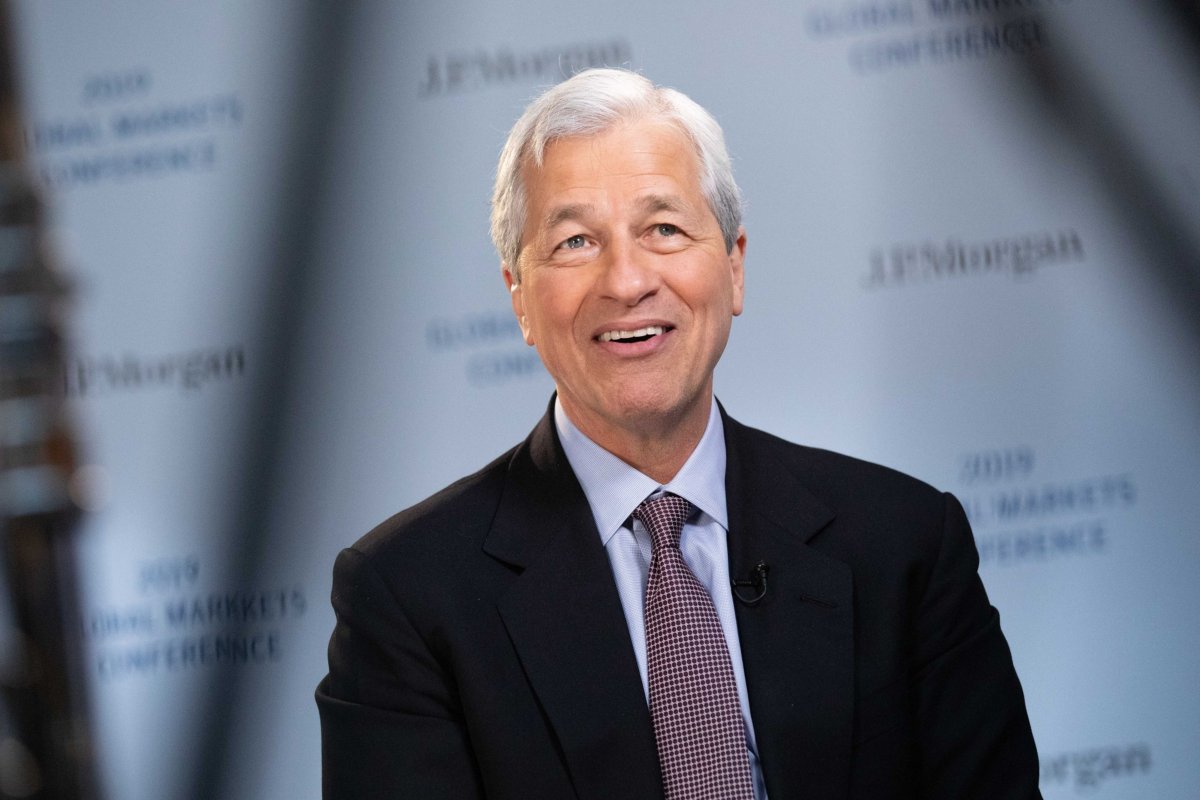 <p>Jamie Dimon dice que JPMorgan se está preparando para un "huracán" económico</p>