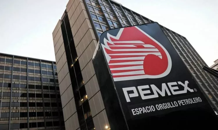 Estudio revela fuga masiva de metano en yacimiento de Pemex en golfo de México