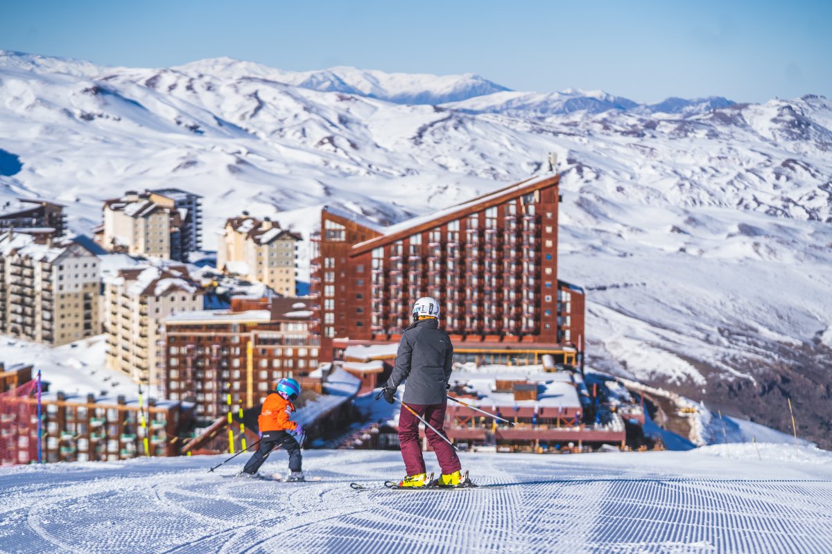 <p>Valle Nevado posterga el inicio de la temporada de invierno debido a falta de nieve</p>