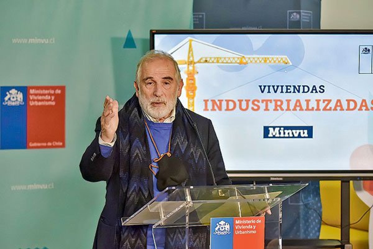 <p>Minvu lanza concurso para viviendas industrializadas en la RM destinadas a subsidios y arriendos "a precio justo"</p>