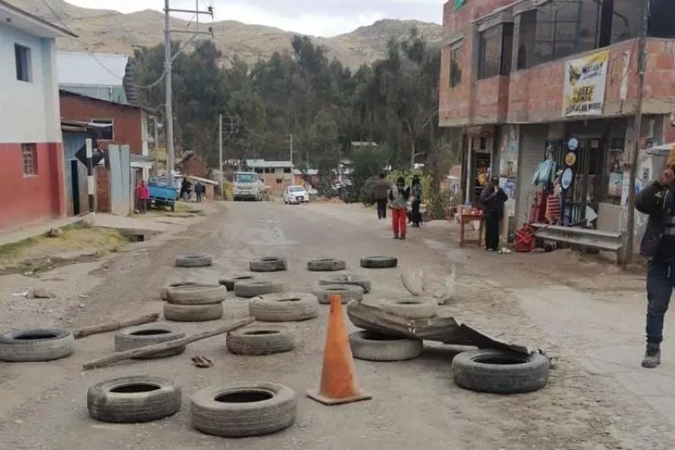 Comunidades de Perú suspenden bloqueo de carretera a mina Las Bambas e inician nuevo diálogo