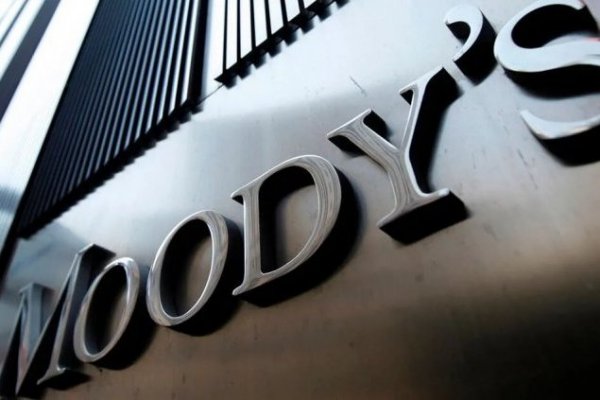 Moody's considera que Banorte y Santander son los mejor posicionados para adquirir Banamex