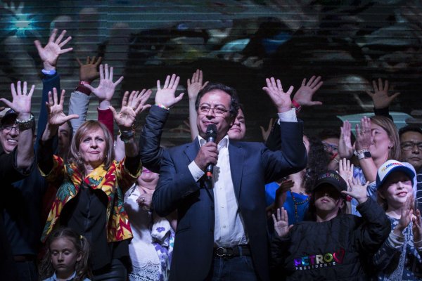 Presidente electo Gustavo Petro pide a los colombianos no apostar en contra de la moneda local