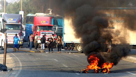 Agricultores y transportistas de carga pesada de Perú hacen nuevo paro