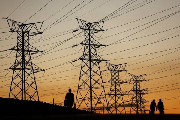 En medio de disputa entre gobiernos, Sempra y CFE amplían acuerdos energéticos en México