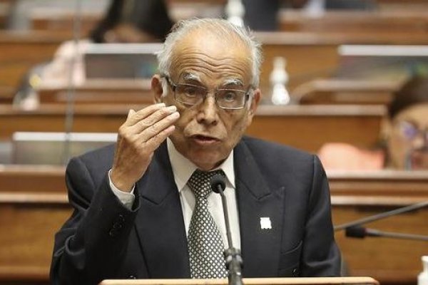 Renuncia la mano derecha del Presidente de Perú y se agudiza crisis política