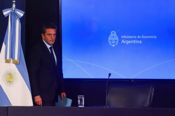 FT: El "enorme desafío" del nuevo ministro de Economía de Argentina