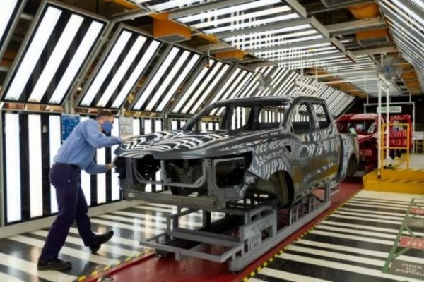 Renault y Nissan frenaron la producción en Córdoba, Argentina, por falta de insumos