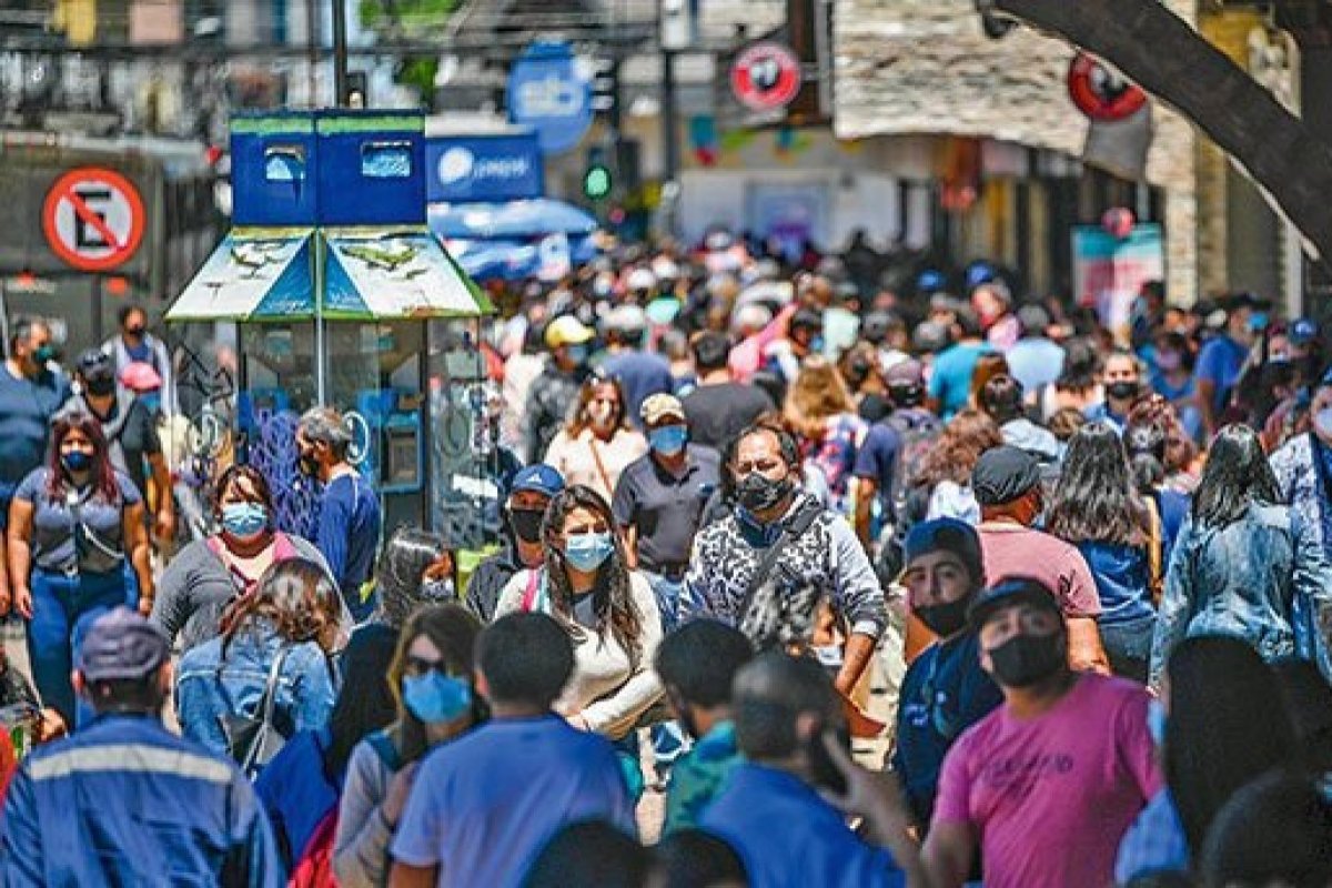 <p>Inactivos: la cantidad de personas que sale del mercado laboral y están en edad de trabajar se mantiene en niveles superiores a la prepandemia</p>