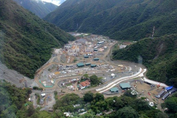 Bloqueo por supuesta desaparición de mineros detiene producción de oro de Zijin en Colombia