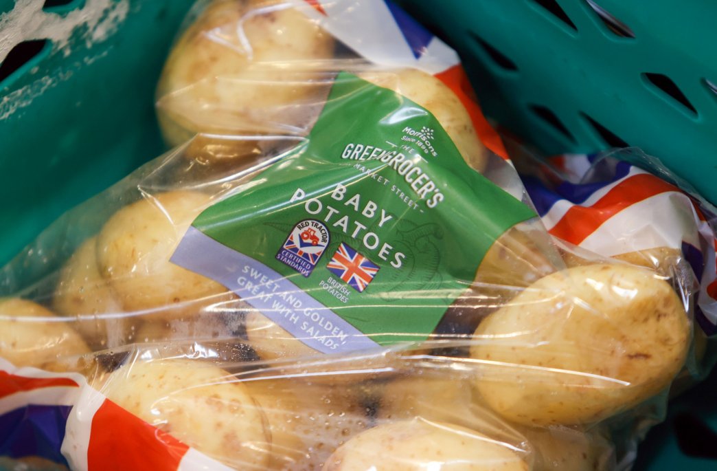 UK supermarkets remove their product expiration date