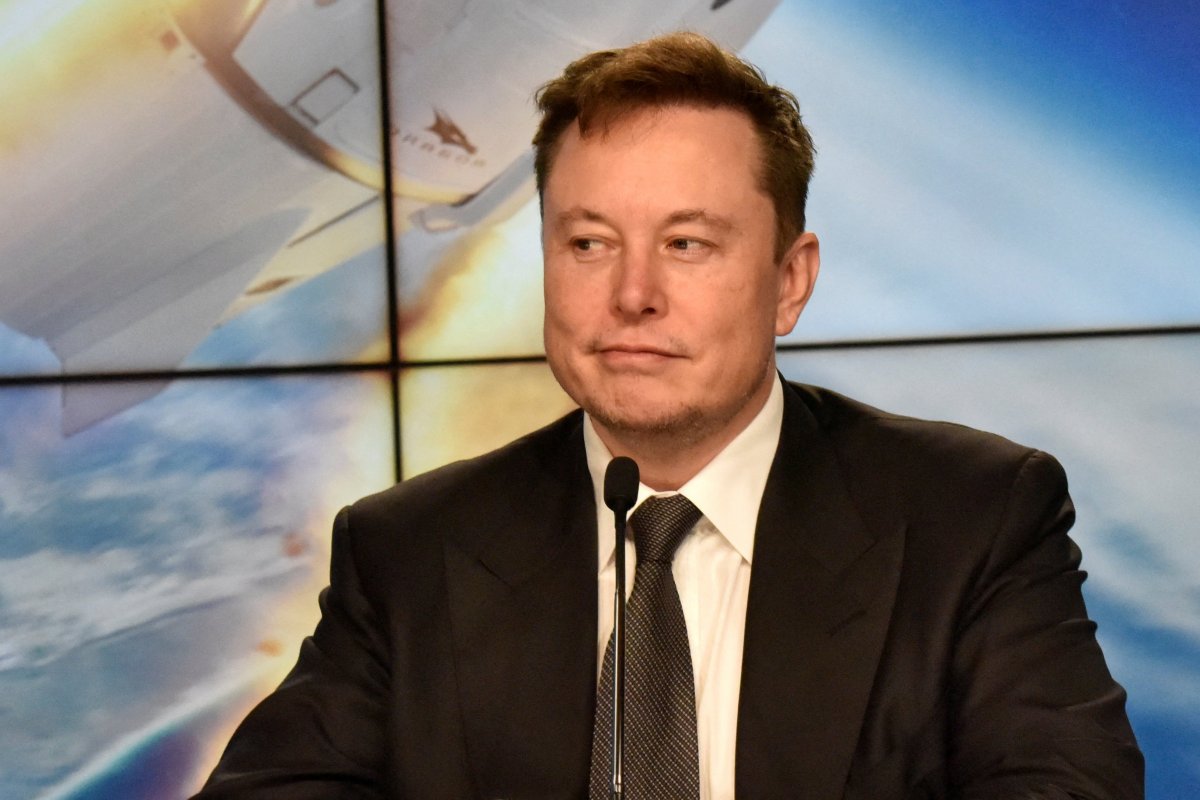 <p>Elon Musk dice que el mundo necesita más petróleo y gas como puente hacia las energías renovables</p>