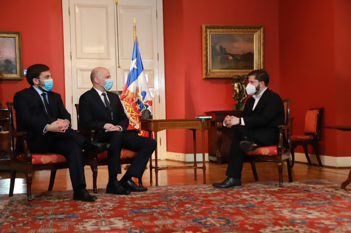 <p>El Presidente se reunió con Álvaro Elizalde y Raúl Soto. Foto: Julio Castro</p>