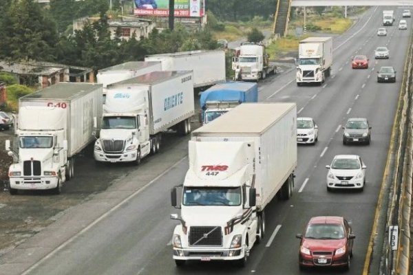 Transportistas mexicanos reportan aumento del 15% en sus costos de traslado