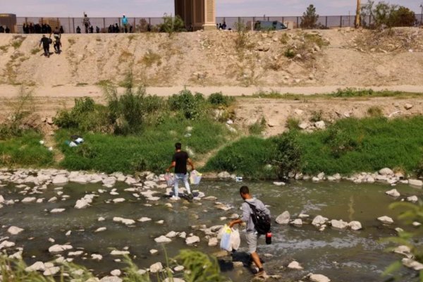 FT: Represión y pobreza desencadenan migración récord en las Américas