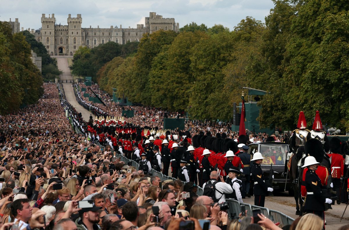 <p>La reina Isabel II será enterrada en la cripta de San Jorge, en el castillo de Windsor, junto a su marido, el príncipe Felipe.</p>