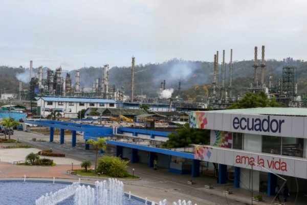 Ecuador lanza licitación para renovación de la refinería Esmeraldas operada por Petroecuador