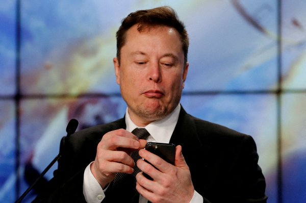 <p>Musk planea recortar casi el 75% del personal de Twitter si toma el control, dice el Washington Post</p>