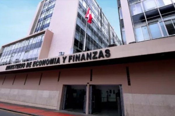 Perú dice que requieren "medidas urgentes" para evitar perder grado inversión tras rebaja nota de Fitch