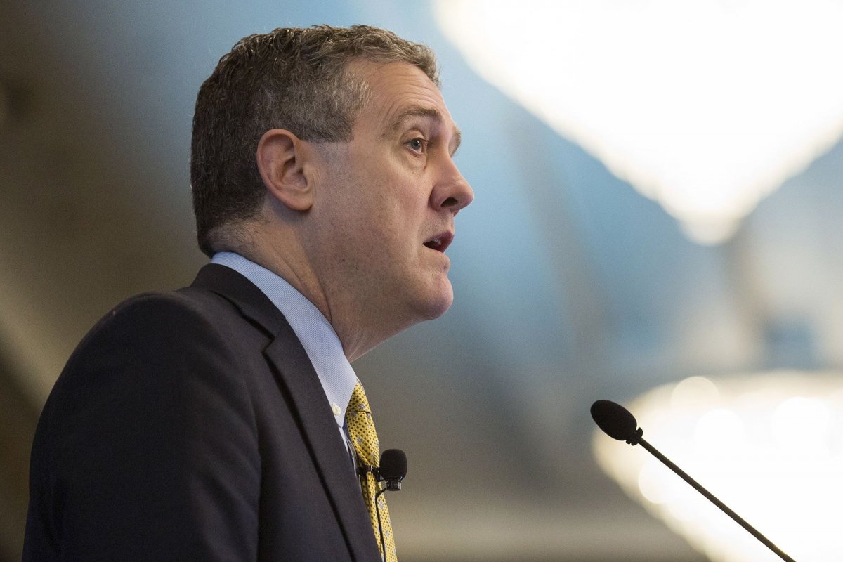 <p>Bullard sube su estimación del "mínimo" al que deberían aumentar las tasas de la Fed</p>