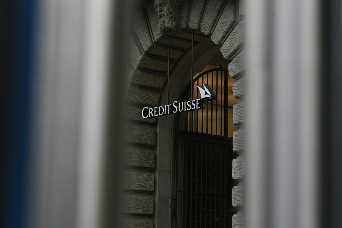 <p>Credit Suisse: clientes sacaron hasta US$ 88.300 millones del banco en lo que va de este trimestre</p>