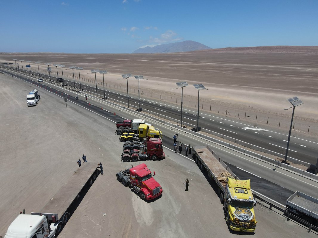 <p>CPC llama a camioneros a deponer "paro ilegal" y que arriesga el suministro de combustible para faenas mineras</p>