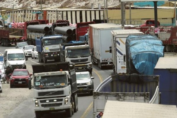 Presión en Perú: huelga de transportistas comienza a sentirse en el comercio exterior