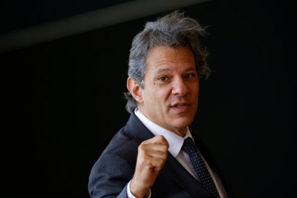 Lula nombra como ministro de Hacienda a exalcalde de Sao Paulo, Fernando Haddad