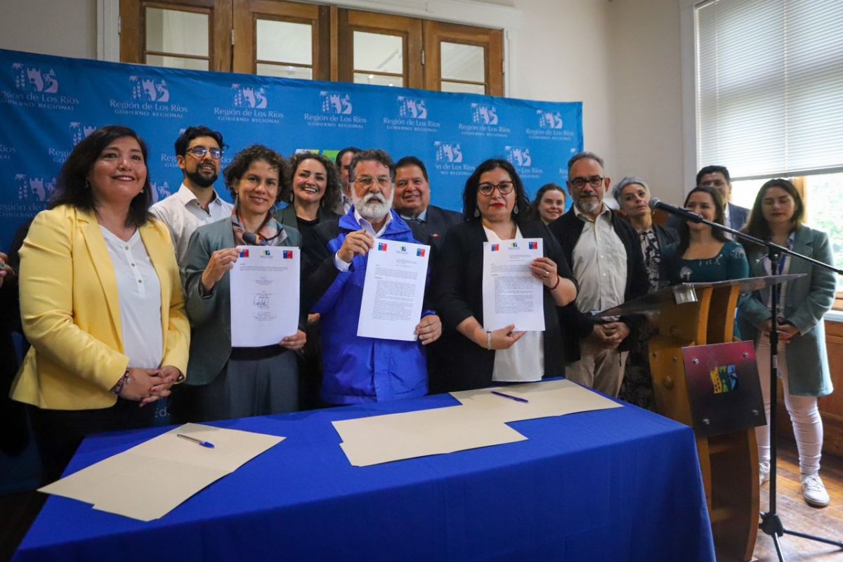 <p>Firma Plan de Acción Regional de Cambio Climático. Foto: Ministerio del Medio Ambiente</p>