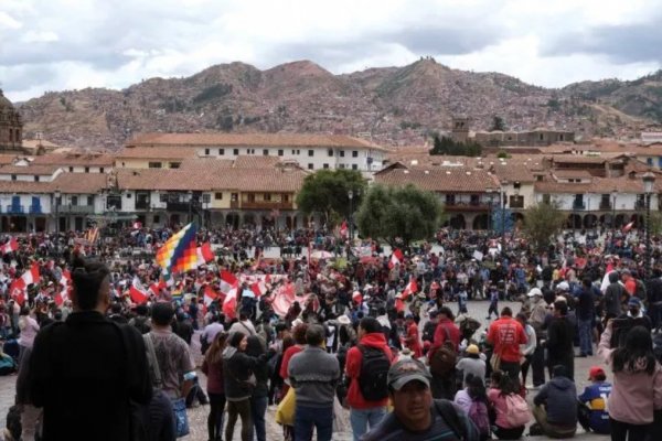 Protestas en Perú ponen en jaque a la minería y comprometerían el crecimiento económico del país este año