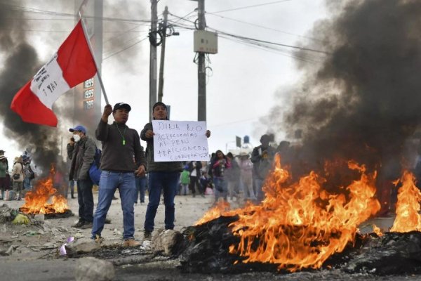 Conflicto en Perú frenaría inversión en 14 zonas del país: monto ascendería a US$ 16,8 millones diarios