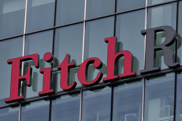 <p>Retail "en deterioro" y un buen dólar para las viñas: las proyecciones de Fitch para la industria del consumo masivo en Chile</p>