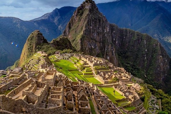 Perú recibirá menos de la mitad de turistas que en prepandemia ante escalada de crisis interna