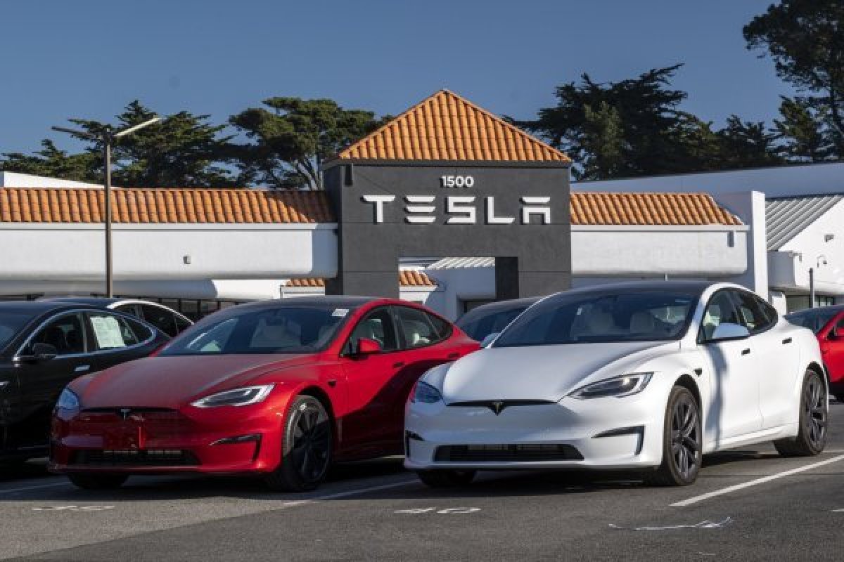 <p>Tesla recorta sus precios en un último esfuerzo para revivir sus ventas</p>