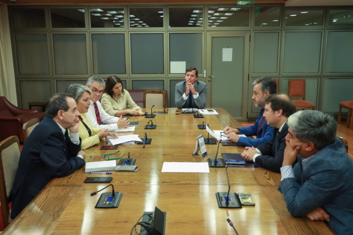 <p>Gobierno no llega a acuerdo con ChileVamos por pensiones e insiste en votación este miércoles</p>