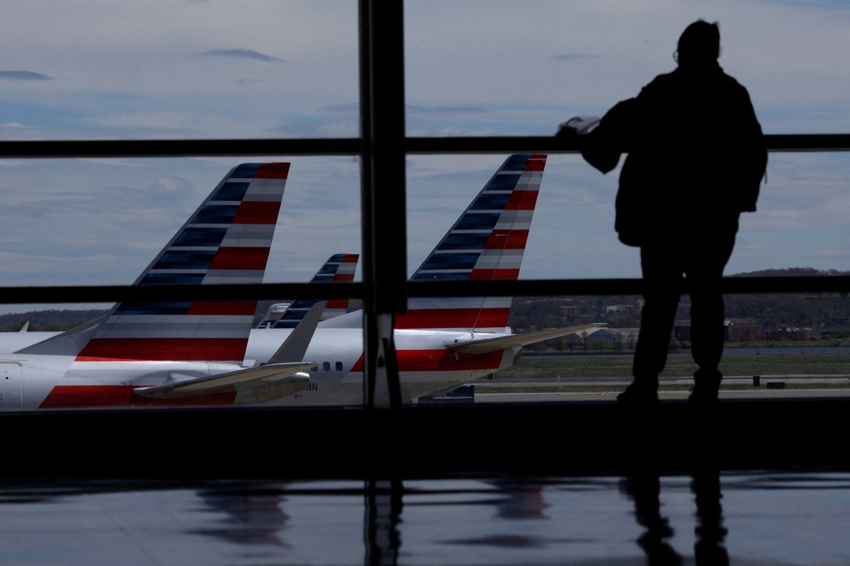 <p>American Airlines estima ganancias por encima de lo esperado por una demanda constante</p>