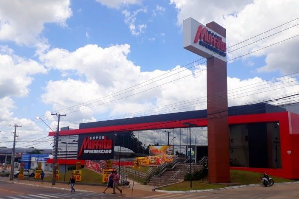 Gigante brasileño de supermercados compra 16 tiendas Makro y 11 gasolineras