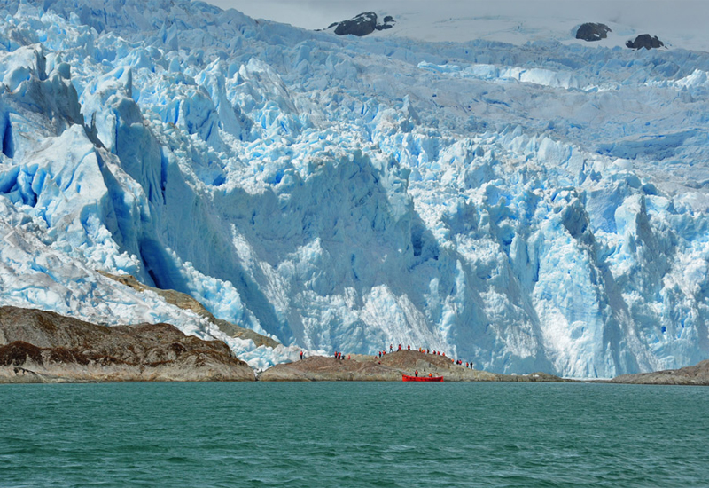 <p>Investigación confirma que los glaciares de la península Antártica aceleran su movimiento en verano</p>