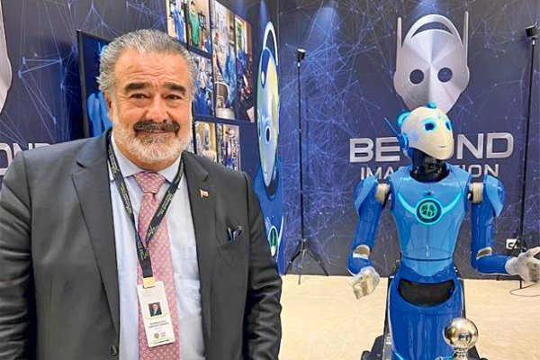 El proyecto de Andrónico Luksic para llevar niños a la NASA